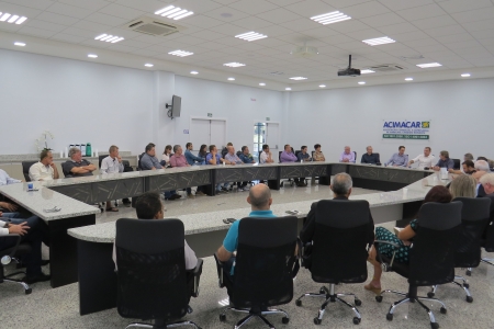Deputado federal Evandro Roman e lideranças de Marechal Cândido Rondon e região, além de empresários de diversos segmentos e autoridades políticas se reuniram para discutir o assunto 