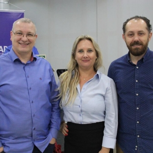 Presidente Gerson Froehner, 2ª vice-presidente Carla Rieger Bregoli e 1º vice-presidente Ricardo Leites para gestão 2018-2019 